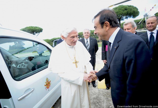 Renault donates electric cars to Pope image-2