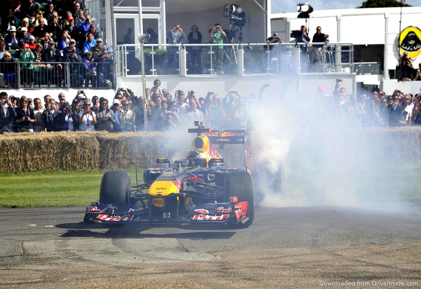 Coca Cola returns to Formula 1 as Lotus team sponsor
