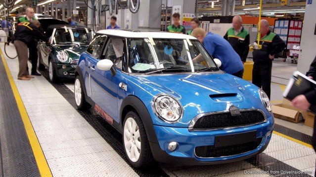 Mini Cooper Oxford plant celebrates 100