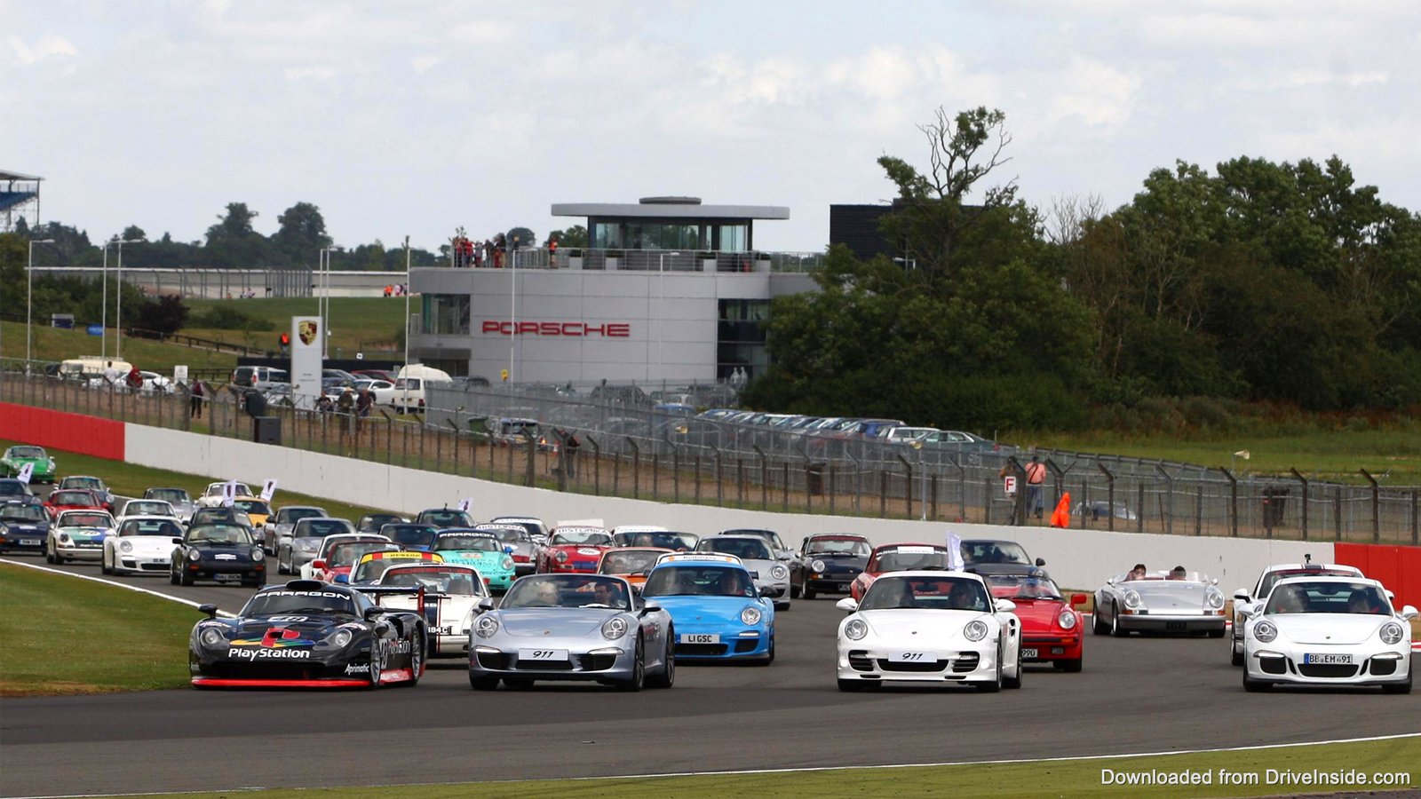 Porsche 911 Parade at Silverstone Classic