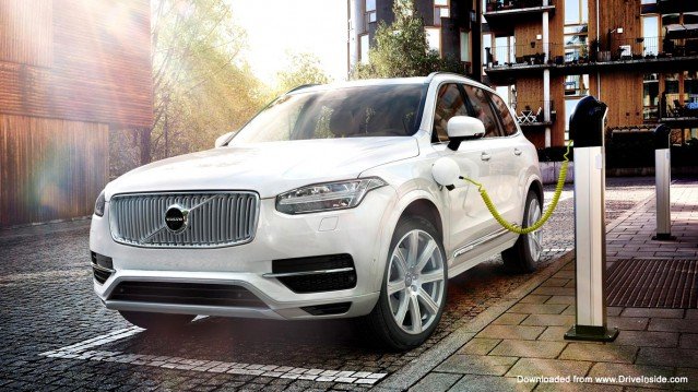 Volvo XC90 T8 – a powerful SUV with low emissions Volvo XC90 T8 wallpaper