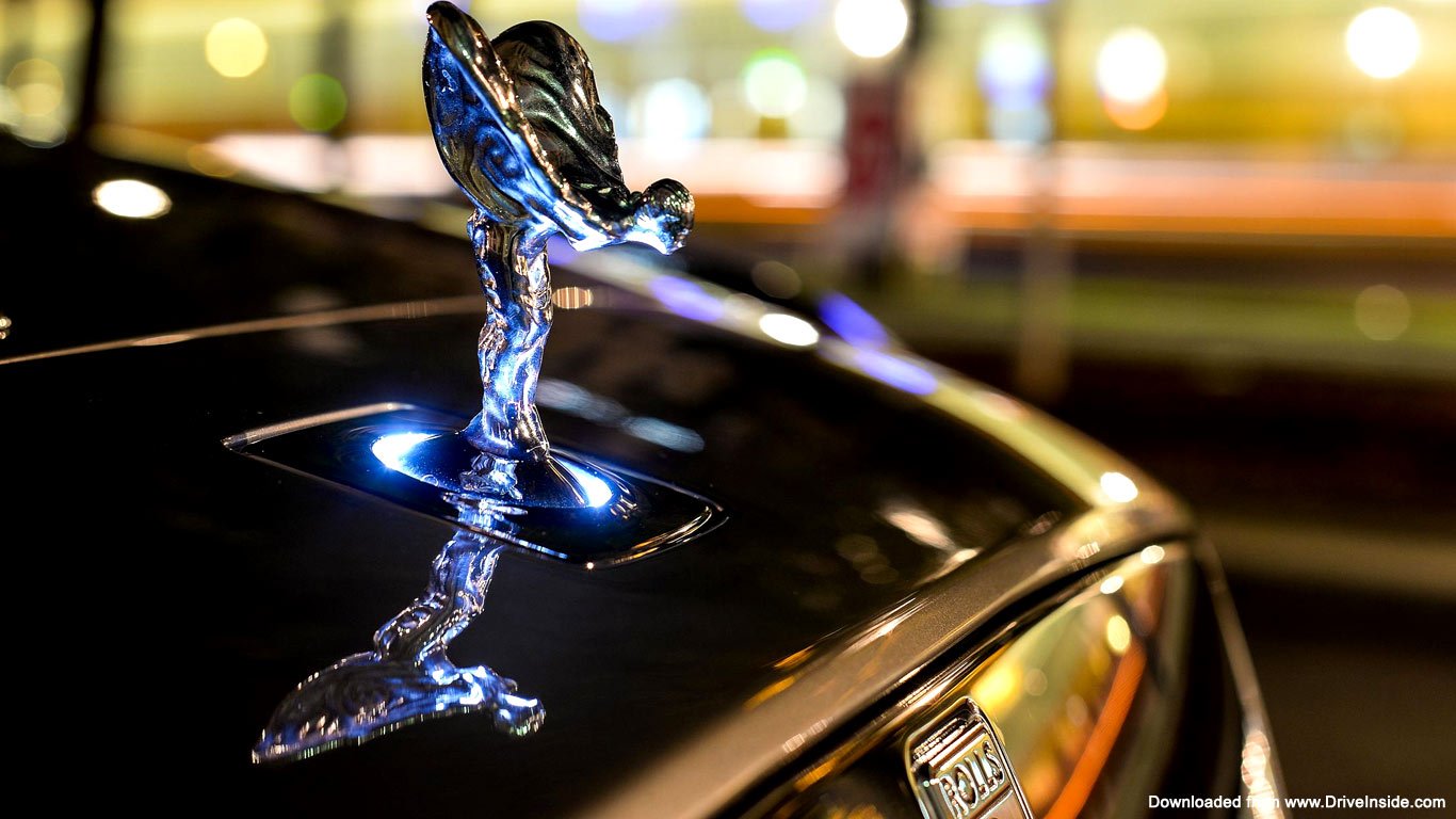 Rolls-Royce crossover officially announced
