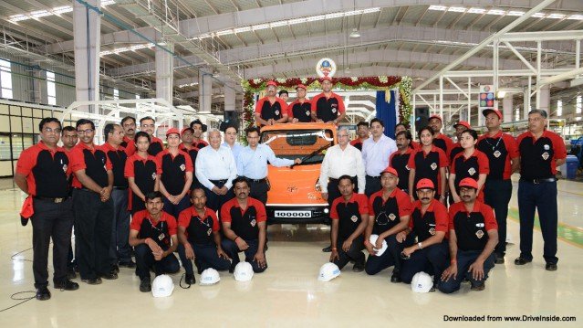 Tata Motors celebrates the roll-out of 100,000th Tata ACE Zip at the Dharwad plant Tata ACE Zip wallpaper 2
