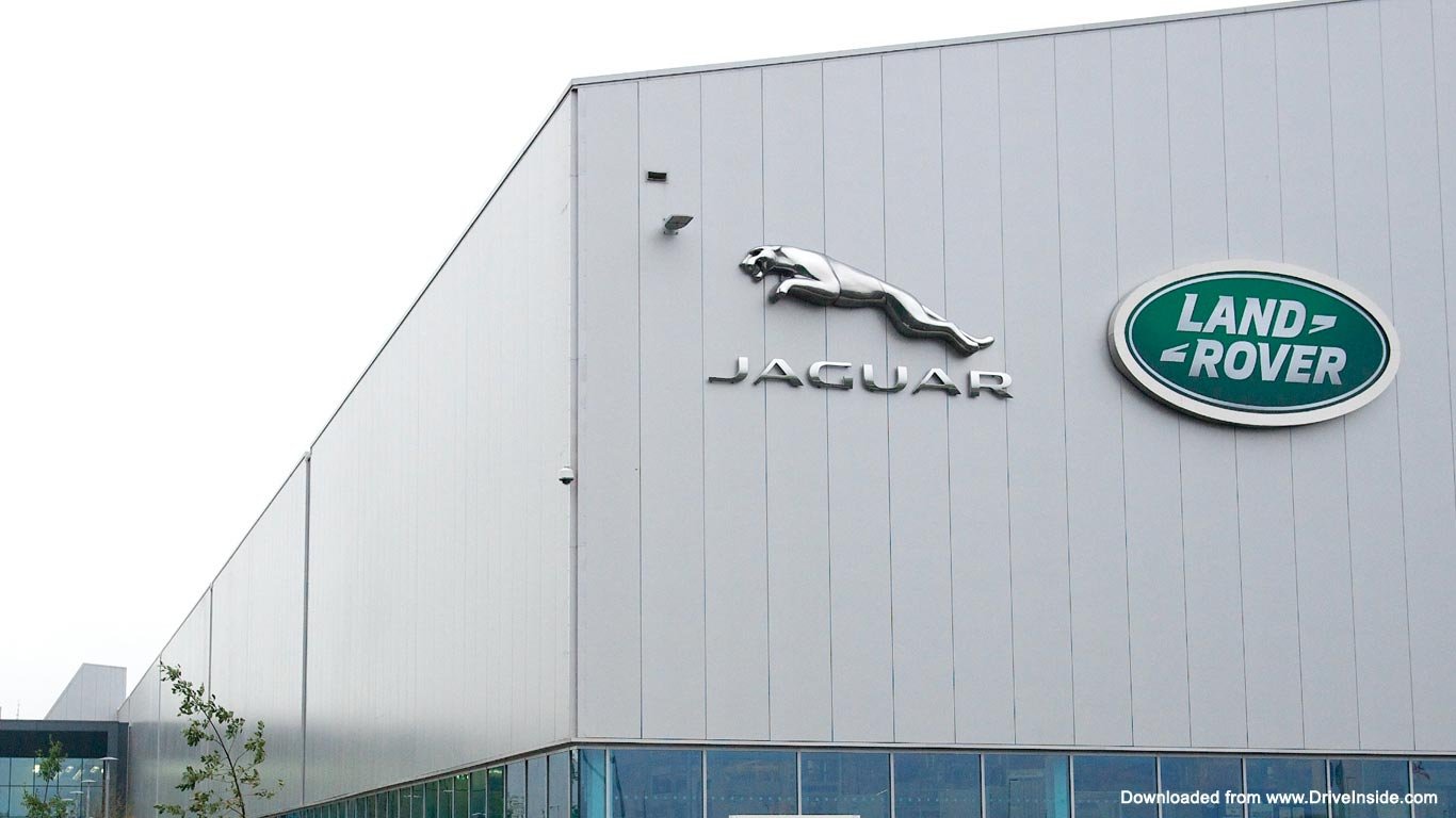 Jaguar Land Rover to open new factory in Slovakia