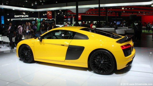 Audi R8 V10 Plus side view