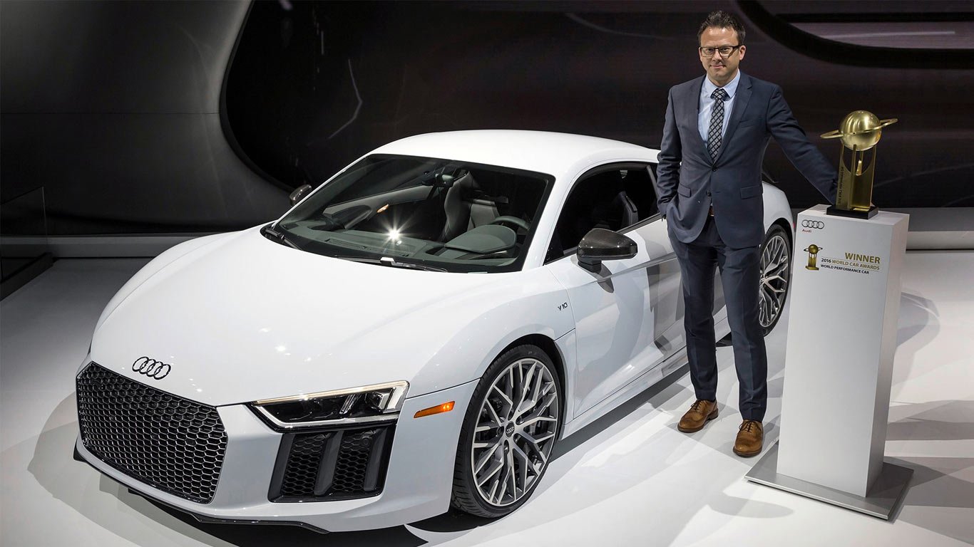 Audi R8 Coupe wins “2016 World Performance Car”