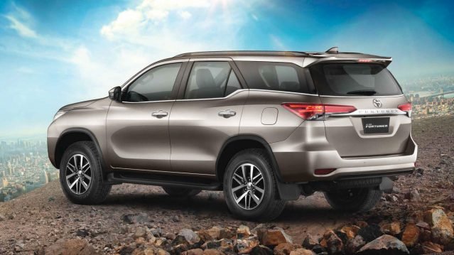 Toyota Fortuner Rear