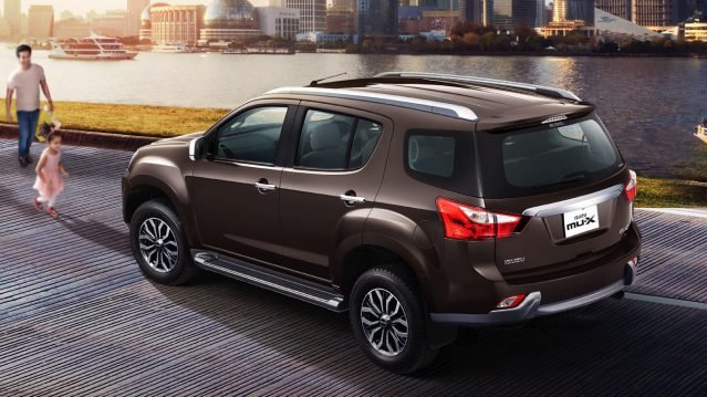 Isuzu MU-X rear wallpaper