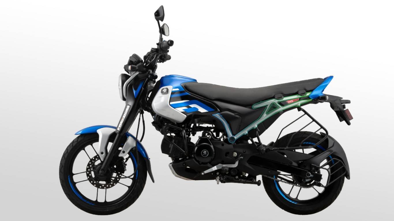 Bajaj Freedom 125 Side view